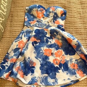 Never Worn floral strapless dress size 3